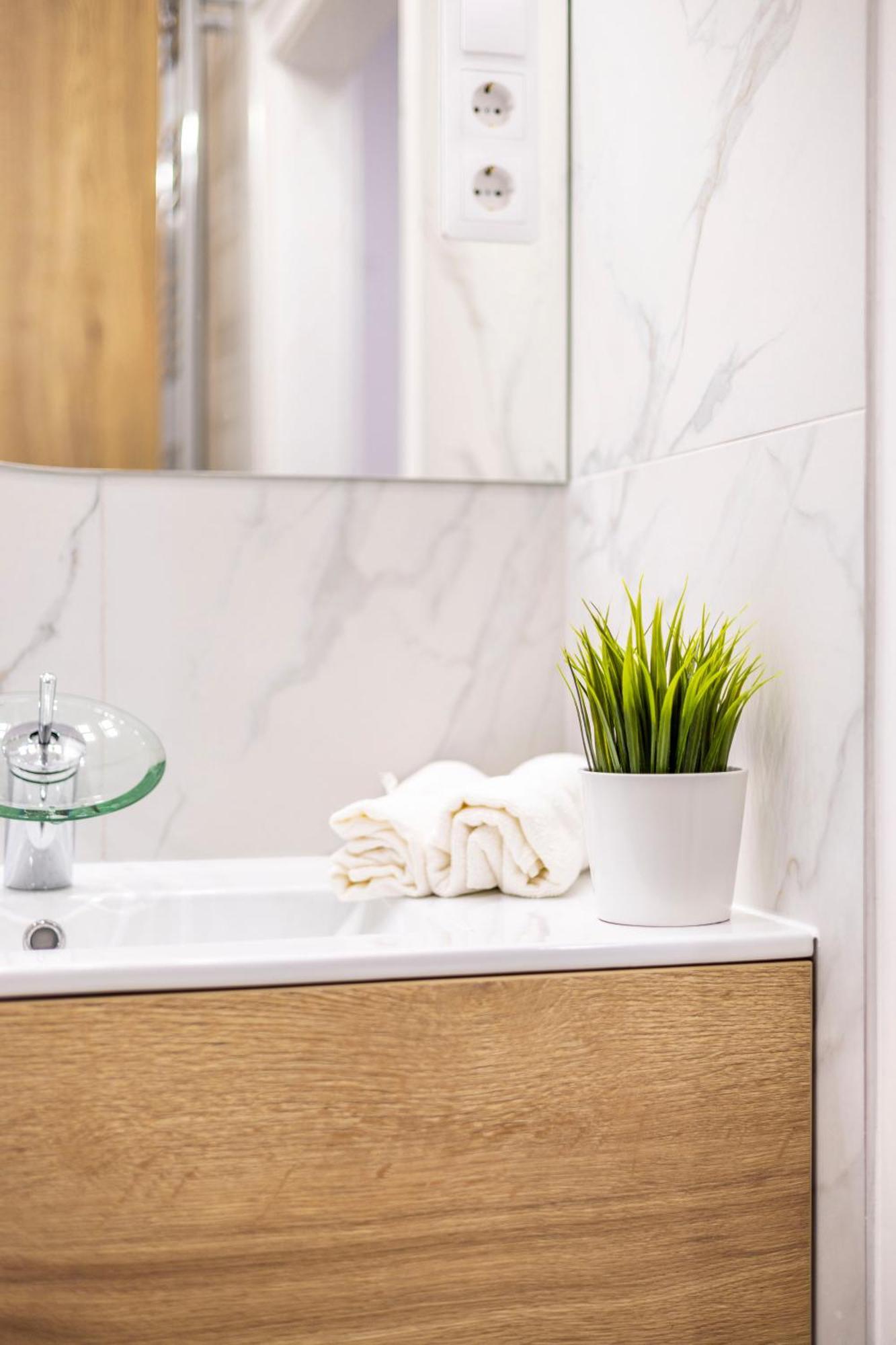 Luxurious Central 4Bedrm 3Bathrm Residence W/ Balcony Budapest Ngoại thất bức ảnh
