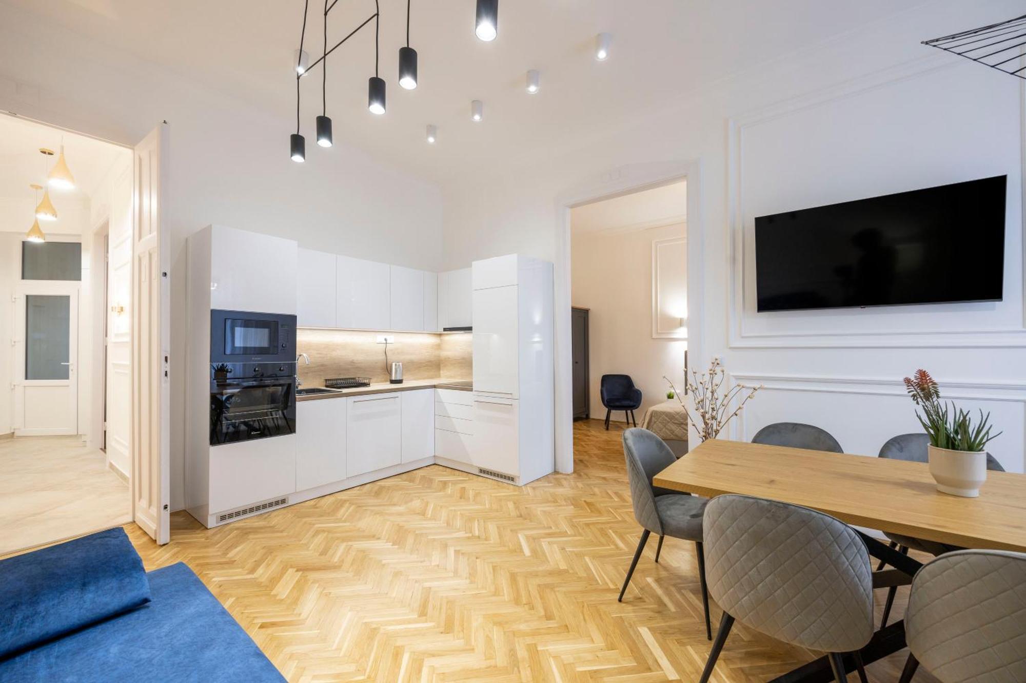 Luxurious Central 4Bedrm 3Bathrm Residence W/ Balcony Budapest Ngoại thất bức ảnh