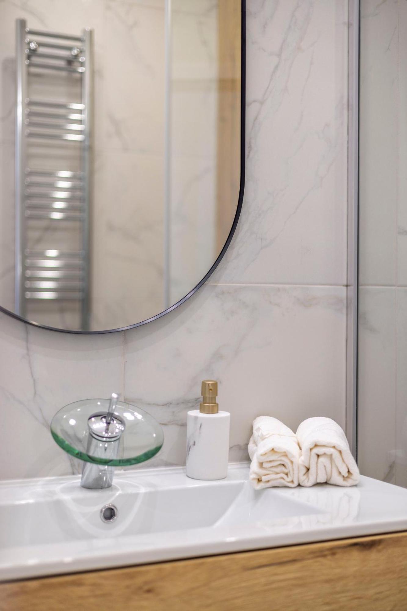 Luxurious Central 4Bedrm 3Bathrm Residence W/ Balcony Budapest Ngoại thất bức ảnh