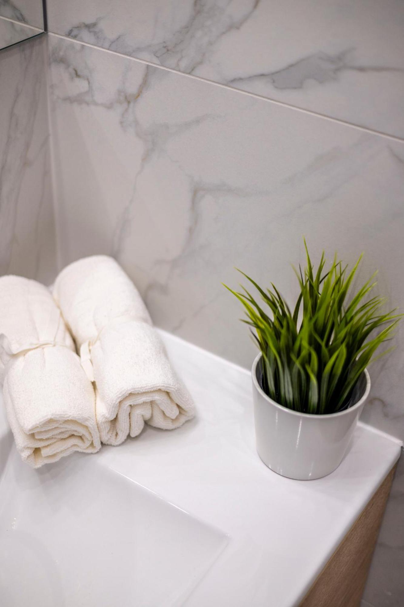Luxurious Central 4Bedrm 3Bathrm Residence W/ Balcony Budapest Ngoại thất bức ảnh