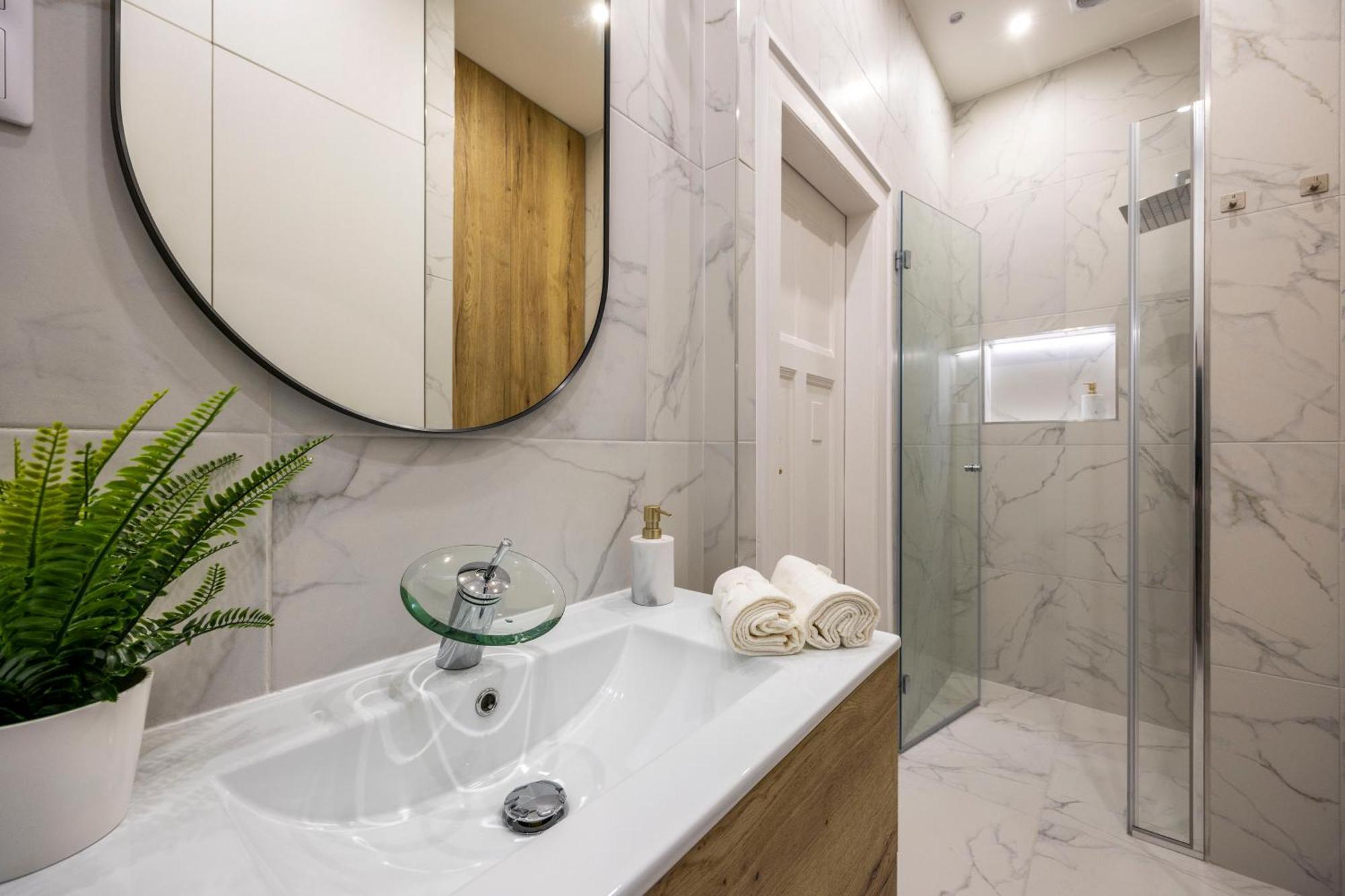 Luxurious Central 4Bedrm 3Bathrm Residence W/ Balcony Budapest Ngoại thất bức ảnh